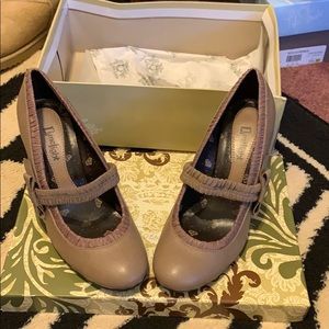 Lots like light heels